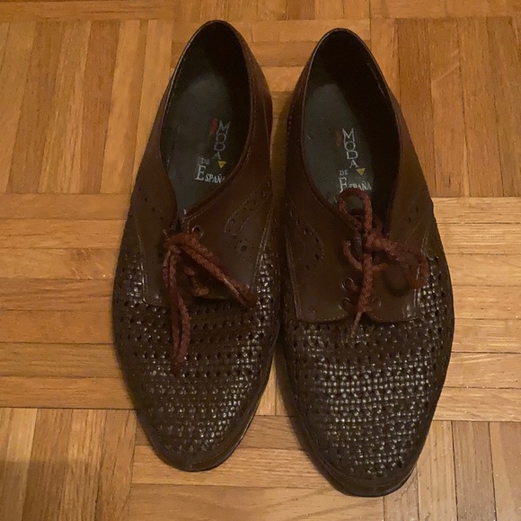 Perforated dress shoes size 42. ( About a US 8) - Picture 1 of 7